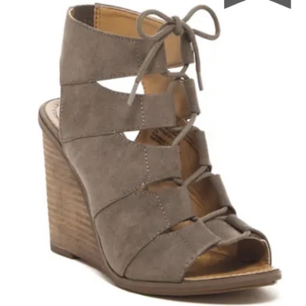 Melrose and Market Lace Up Wedge - Taupe